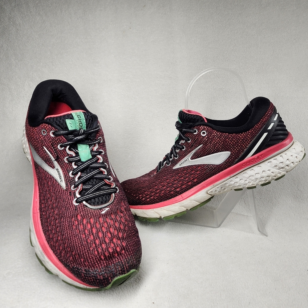 Brooks Ghost 11 Running Shoes Women’s Size 8.5 US Good Condition Pink